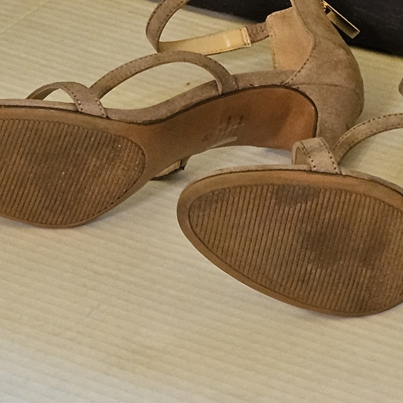 Kelly & Katie Heels - Picture 14 of 14